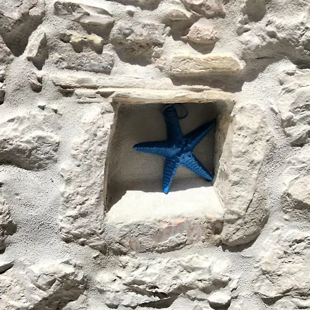 Stonehouse By The Sea Star * Kastela