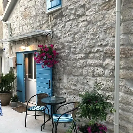 Stonehouse By The Sea Star Kastela